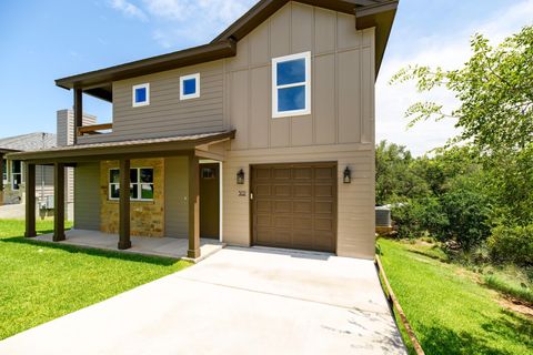 302 Castlehigh DR Granite Shoals TX 78654
