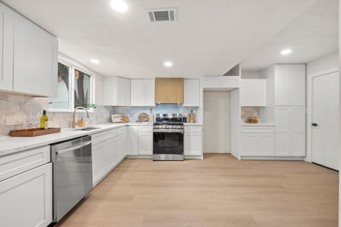 Tiny photo for 4502 Clarno DR, Austin, TX 78749 (MLS # 3242936)