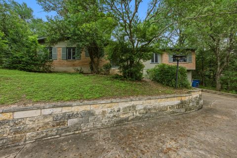 Photo of 3105 Crestvale DR, Austin, TX 78704 (MLS # 3945791)