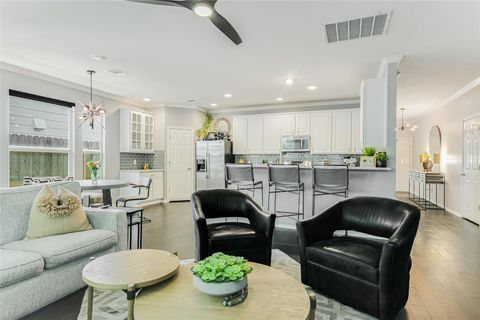 Tiny photo for 2817 Kinney Oaks CT, Austin, TX 78704 (MLS # 2155404)