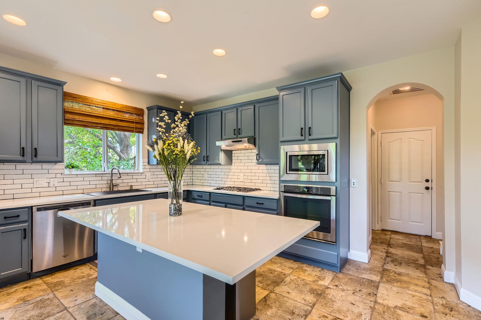 Cedar Park, Texas 78613, United States, 5 Bedrooms Bedrooms, ,3 BathroomsBathrooms,Residential,Pending,127563