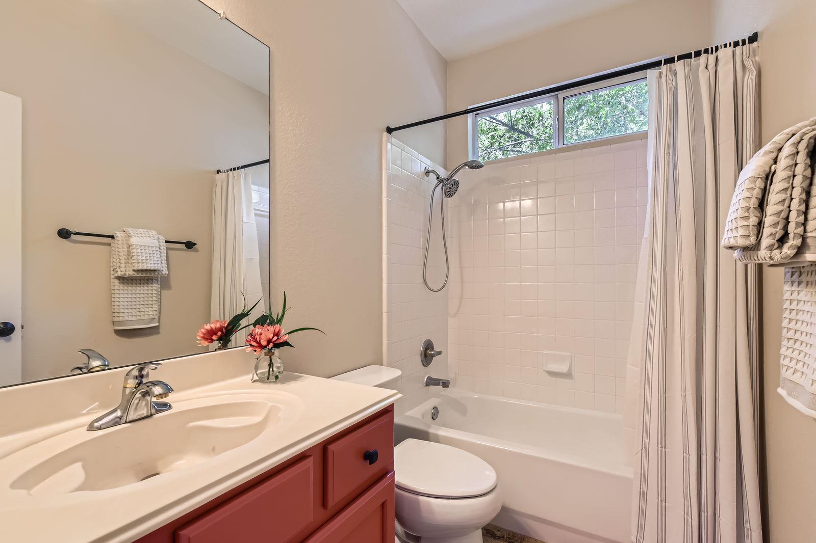 Cedar Park, Texas 78613, United States, 5 Bedrooms Bedrooms, ,3 BathroomsBathrooms,Residential,Pending,127563