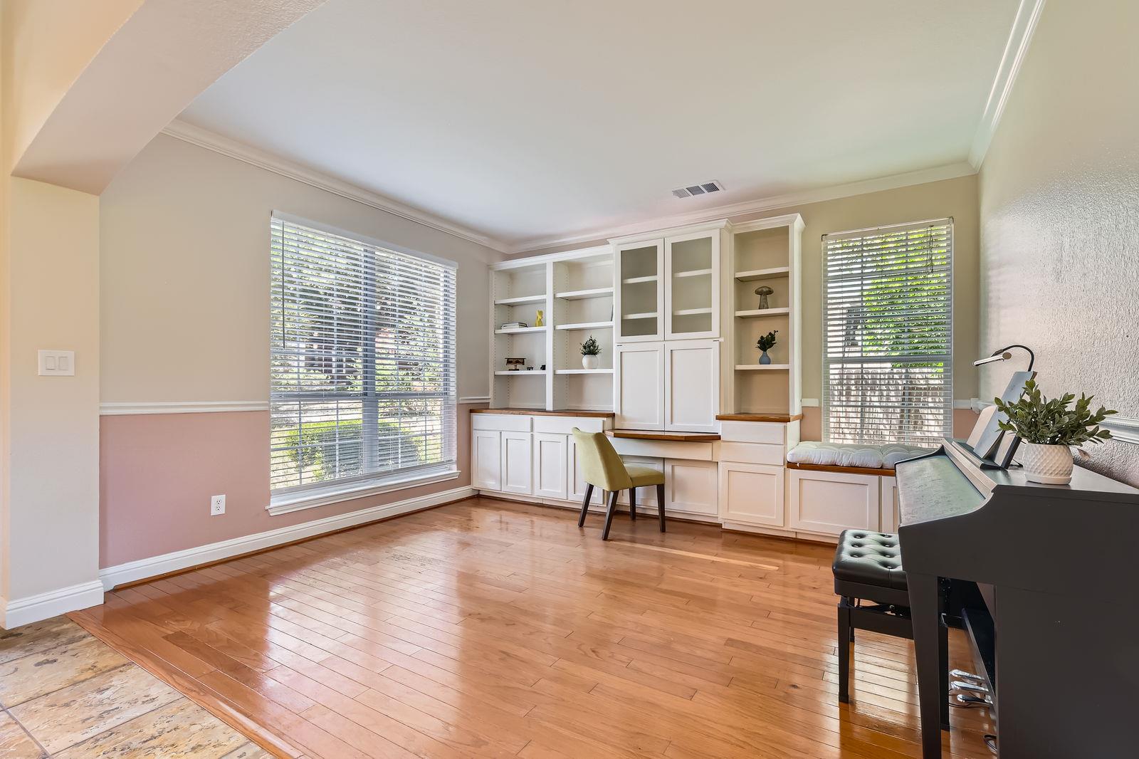 Cedar Park, Texas 78613, United States, 5 Bedrooms Bedrooms, ,3 BathroomsBathrooms,Residential,Pending,127563