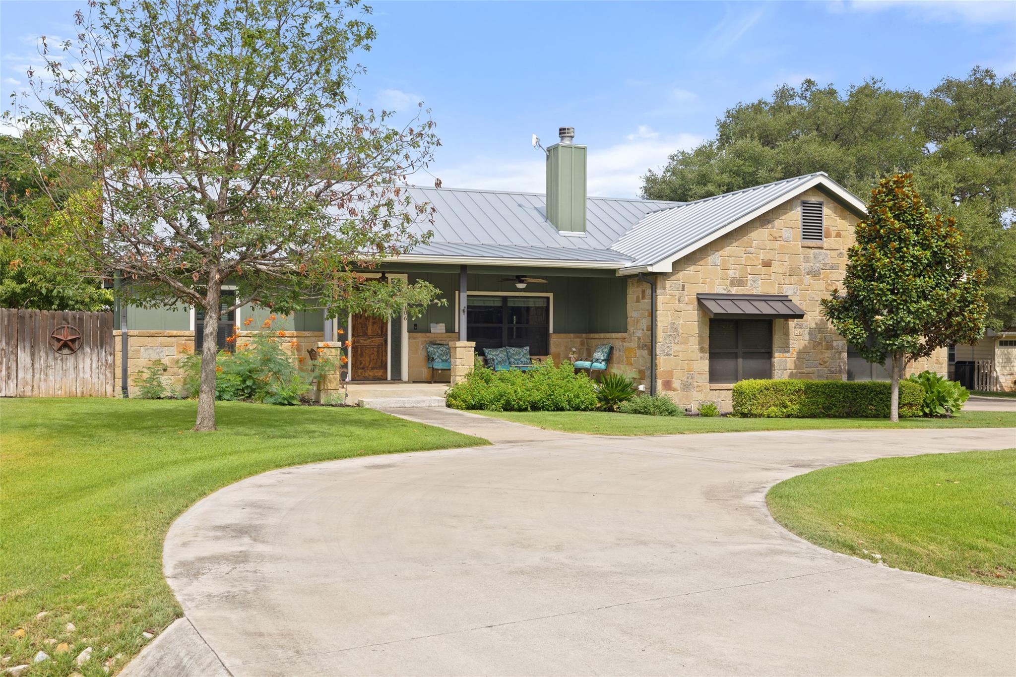 106 Leaning Oak CIR