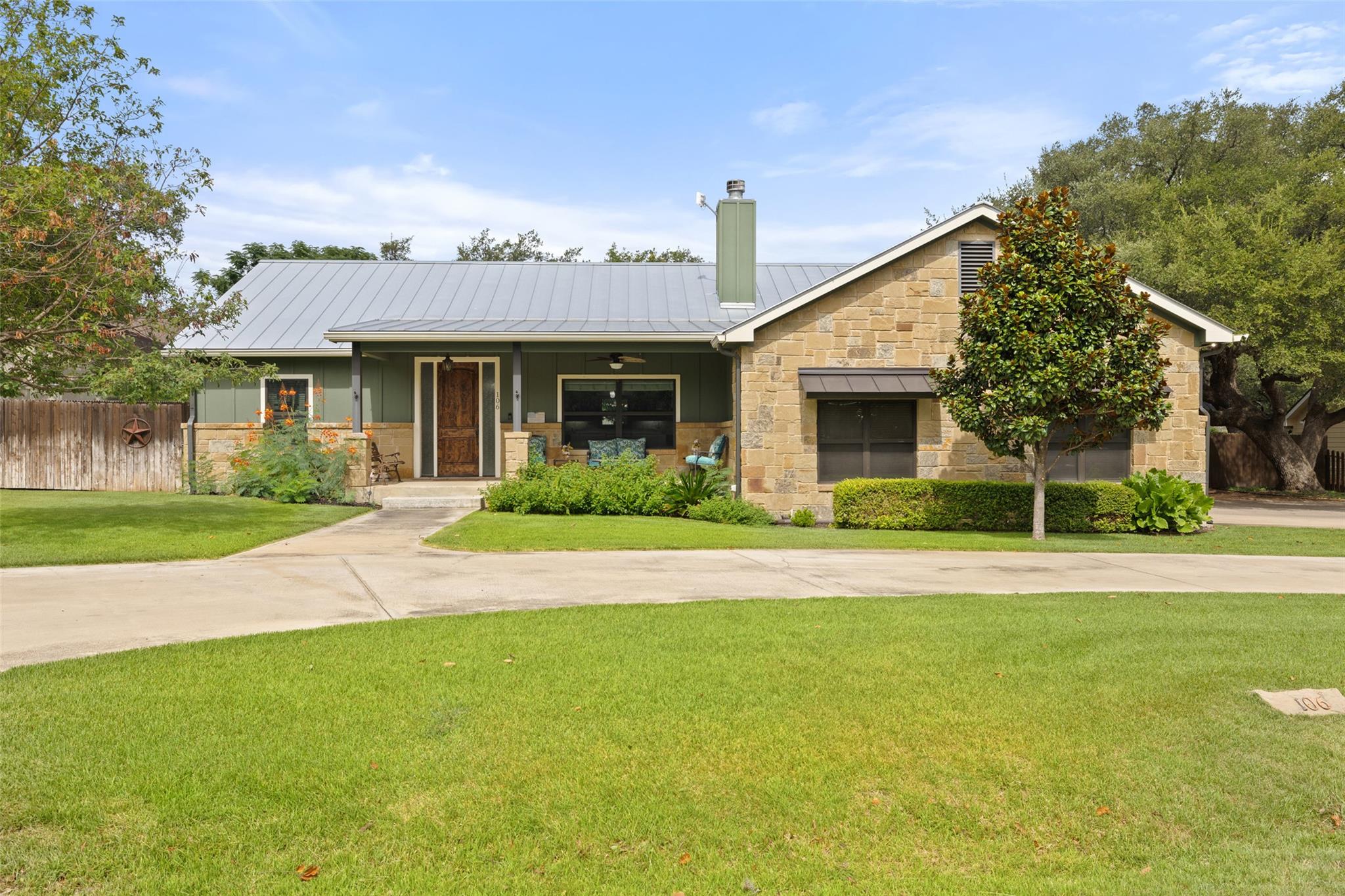 106 Leaning Oak CIR