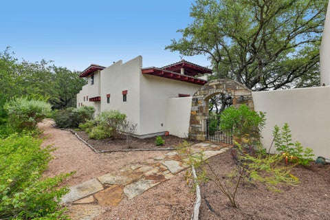 Photo of 25317 Singleton Bend East RD, Marble Falls, TX 78654 (MLS # 9519502)