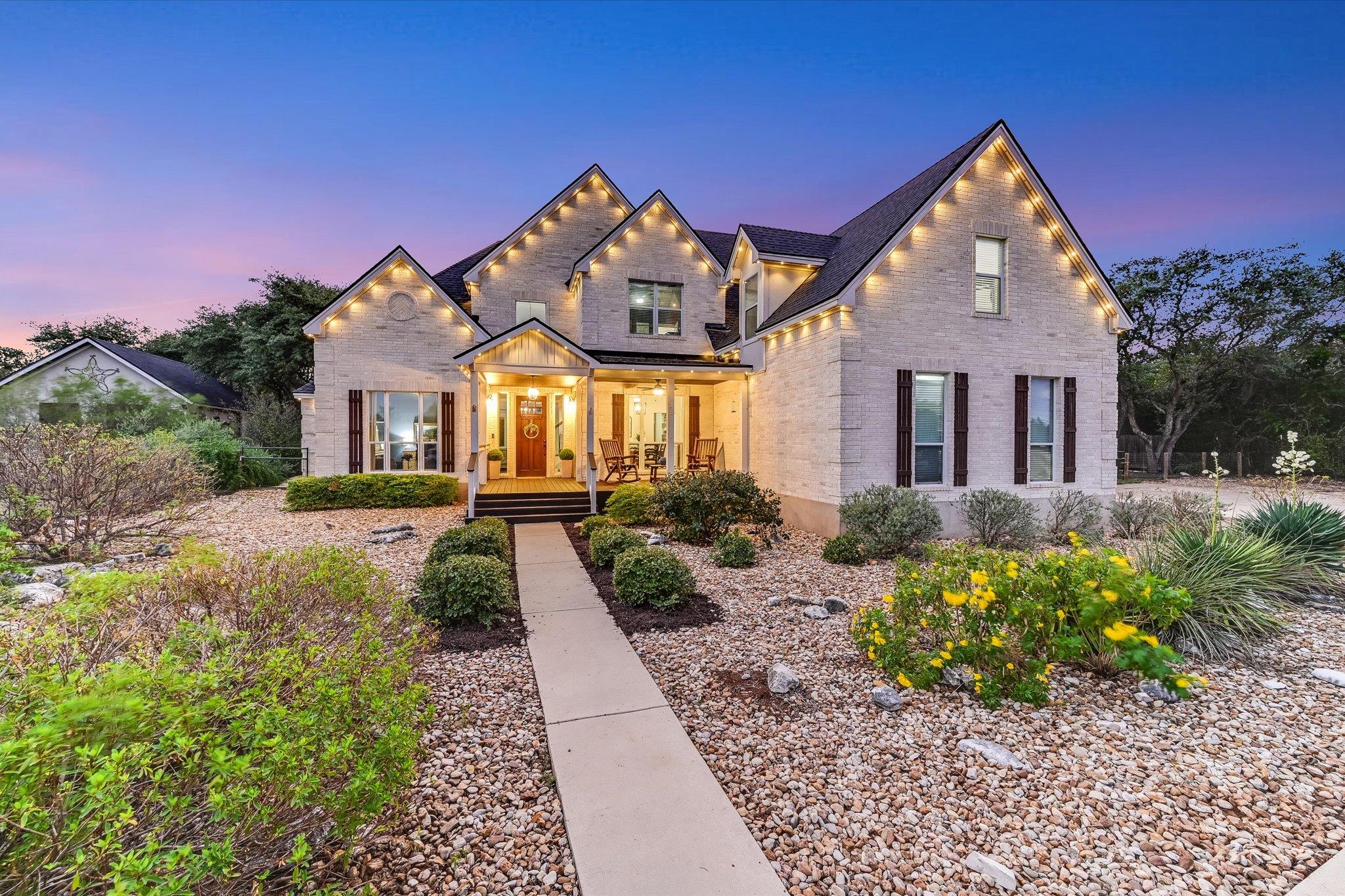 1196 W Bartlett DR