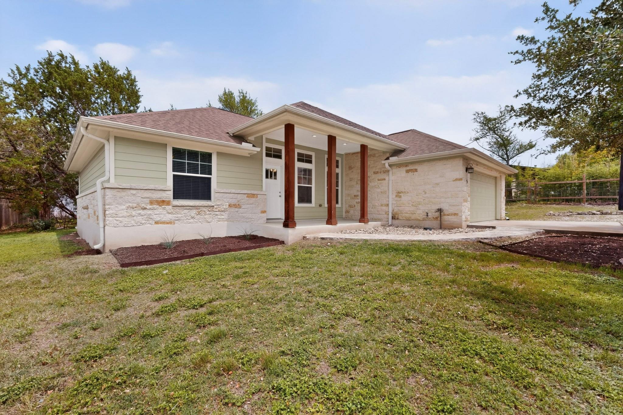 5 Las Flores DR