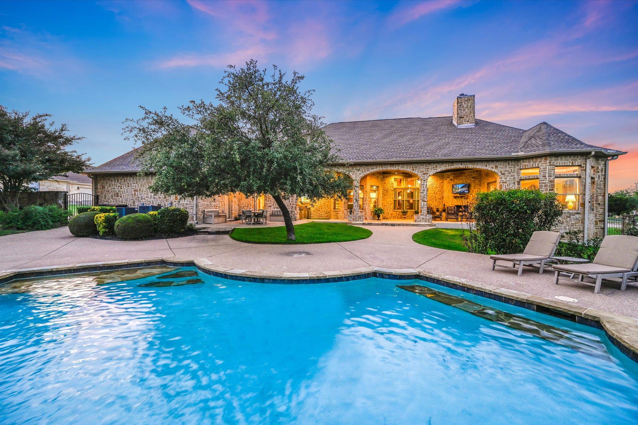 124 Walnut Tree LOOP
