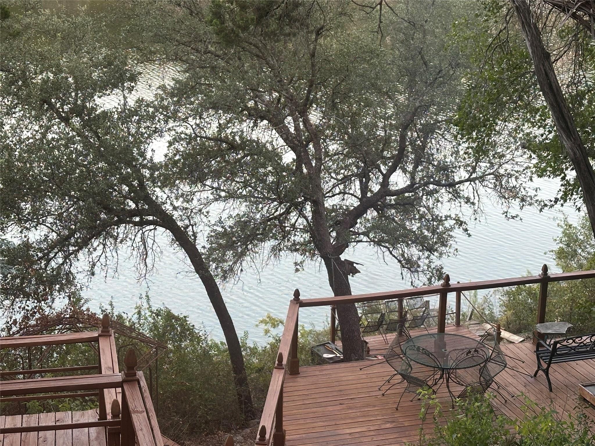 10903 Lakeside DR