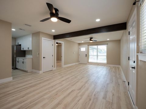 Photo of 8314 Bowling Green DR #B, Austin, TX 78757 (MLS # 1439232) Photo of 8314 Bowling Green DR #B, Austin, TX 78757 (MLS # 1439232)