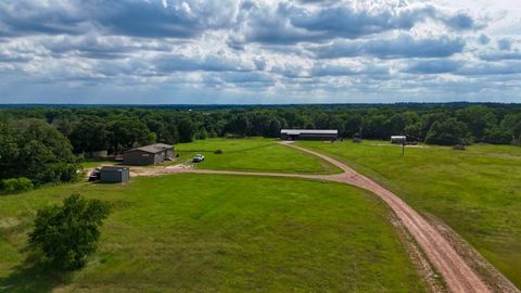 6009 & 5999 County Road 326 Lexington TX 78947