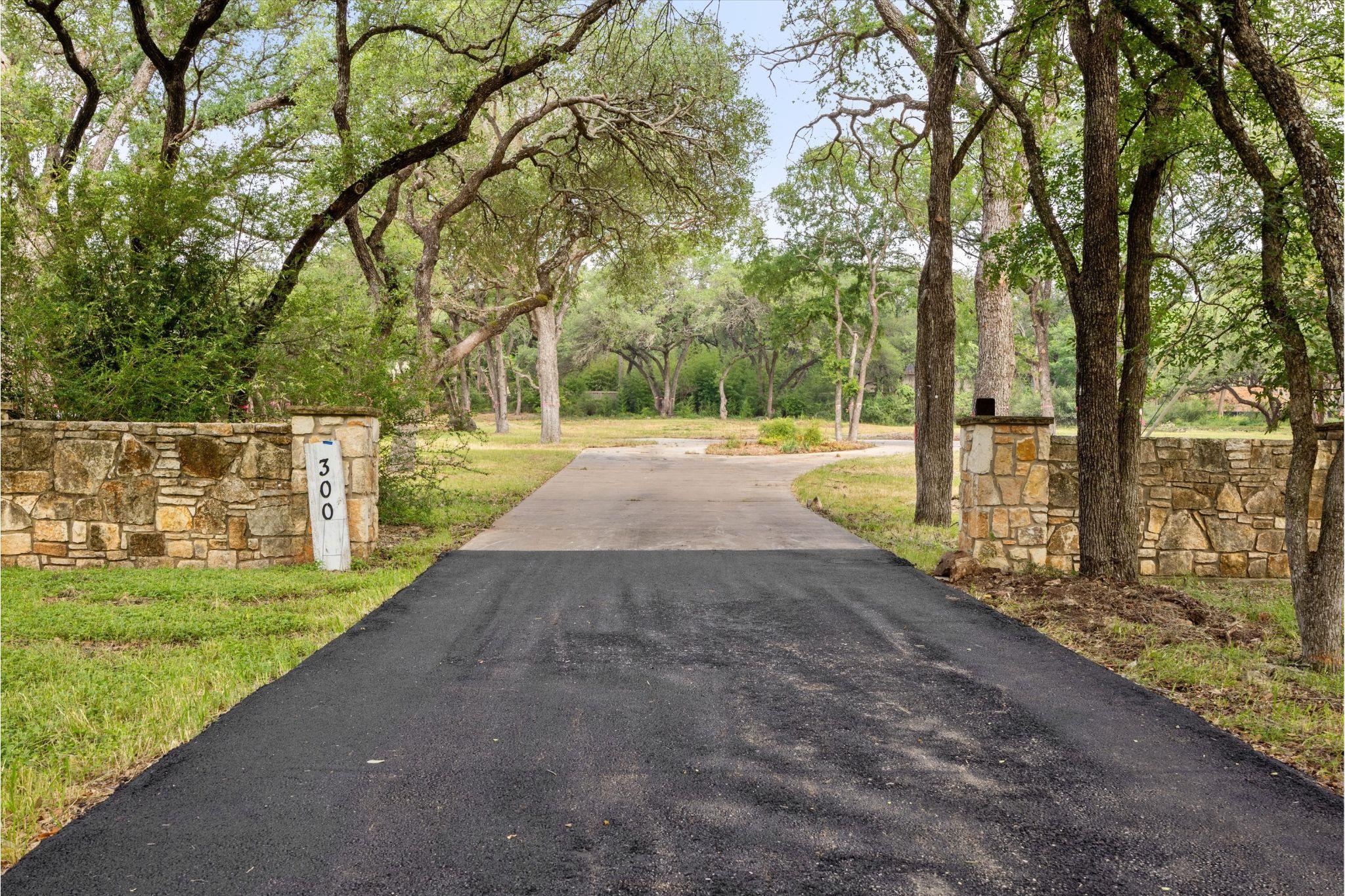 300 Westlake DR