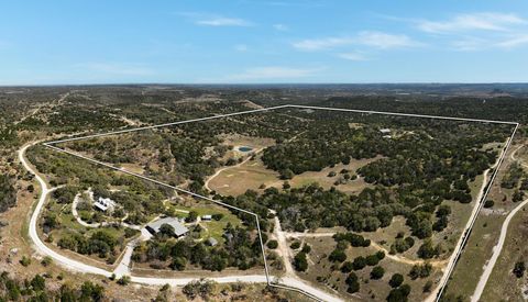 1716 Sanctuary LN Blanco TX 78606