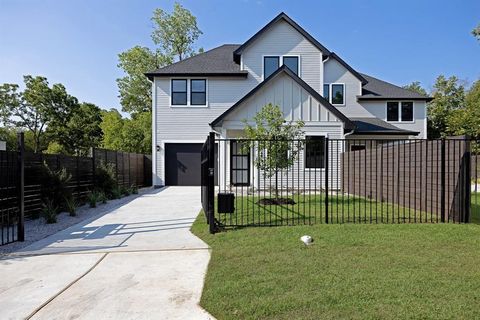 Photo of 313 Hackberry Ln #B, Austin, TX 78753 (MLS # 2730399)