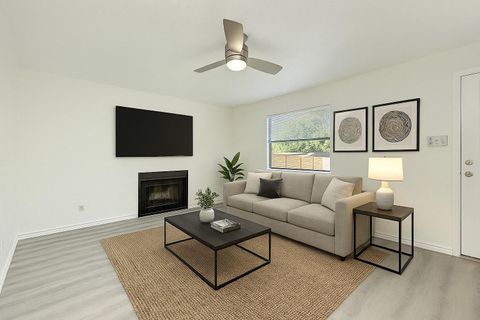 5616 Emerald Forest DR 117 Austin TX 78745