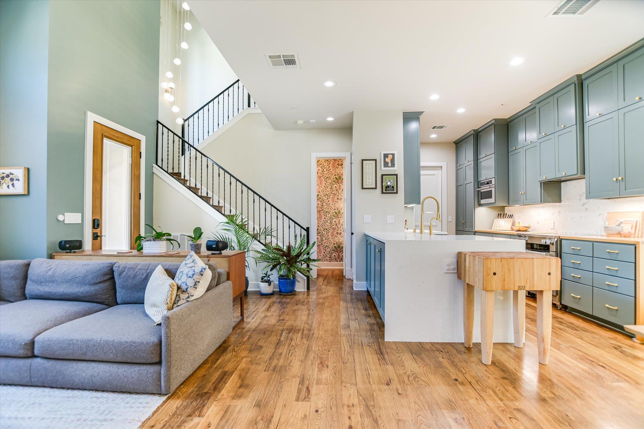 1529 Barton Springs Road RD 24
