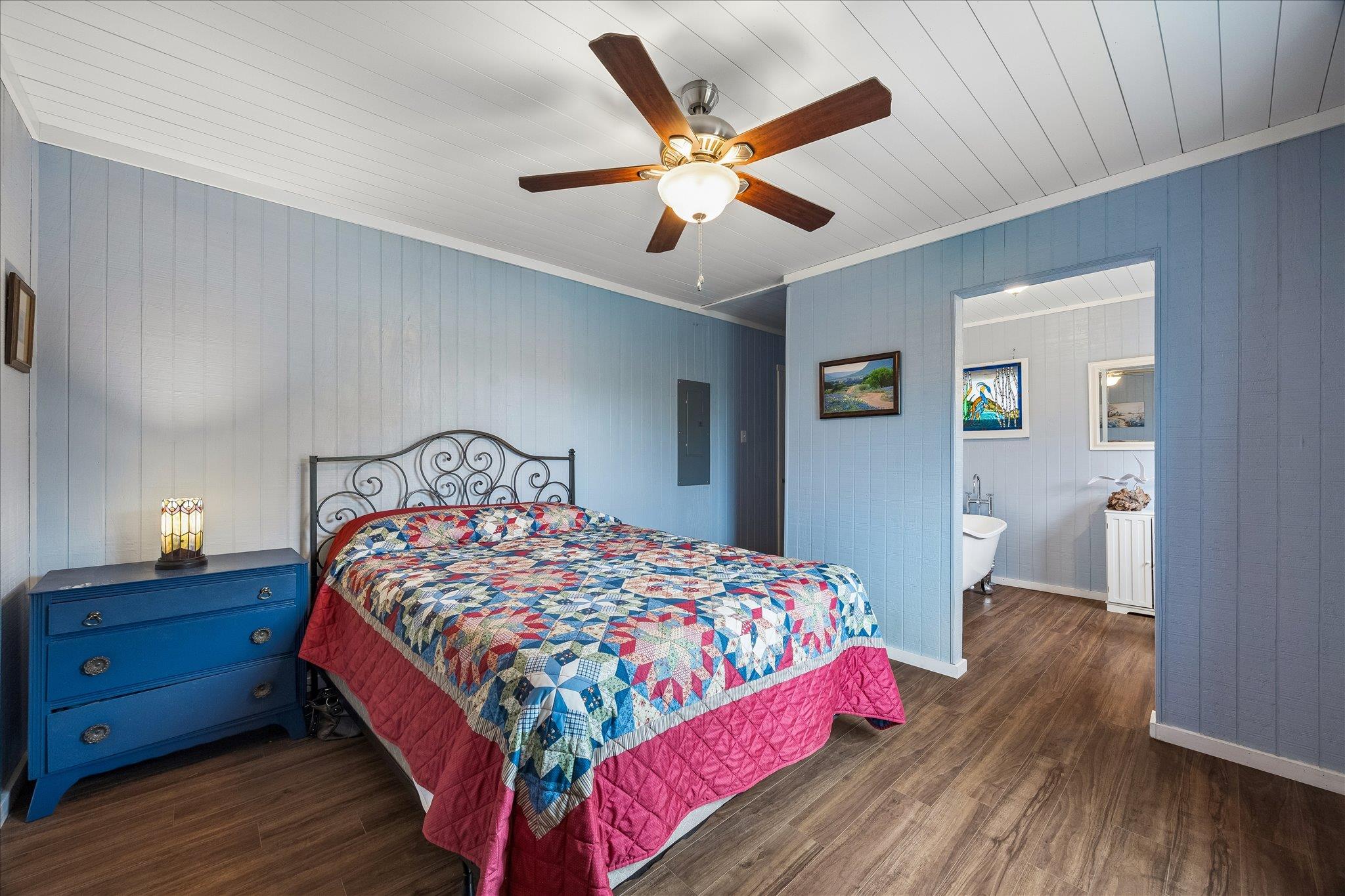 129 N Rolling Oaks LN