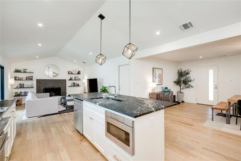 Tiny photo for 2111 Teakwood DR, Austin, TX 78757 (MLS # 3664552)