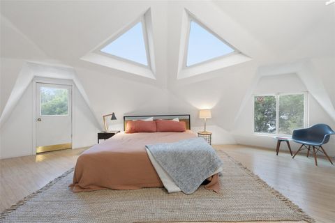 Photo of 2602 Douglas ST, Austin, TX 78741 (MLS # 1623656)
