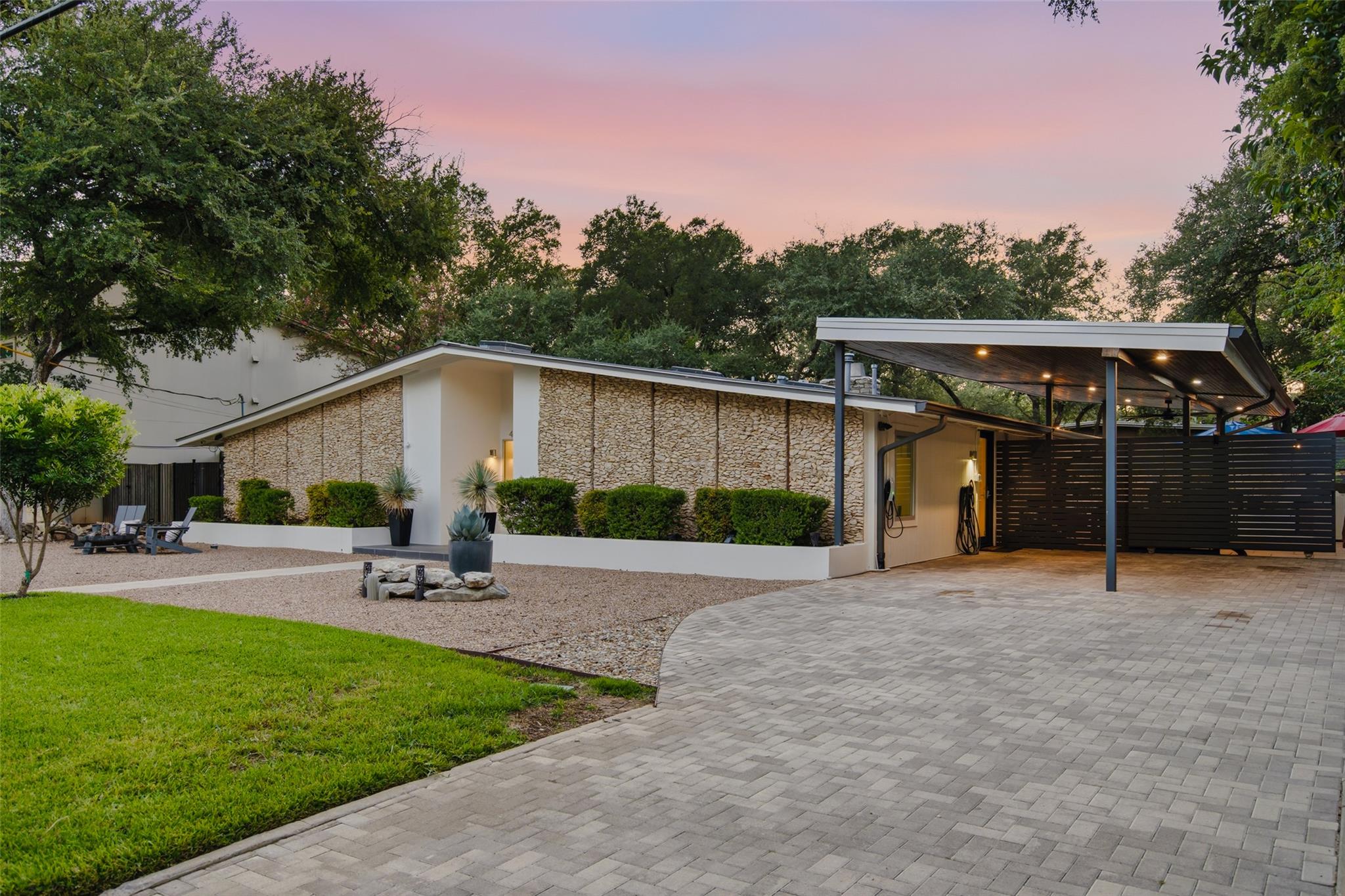 412 Ridgewood RD