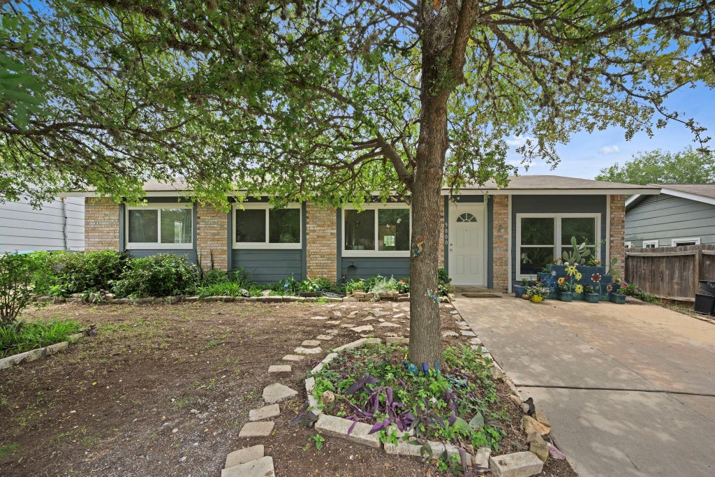 Photo of 5800 Breezewood DR, Austin, TX 78745 (MLS # 4443738)