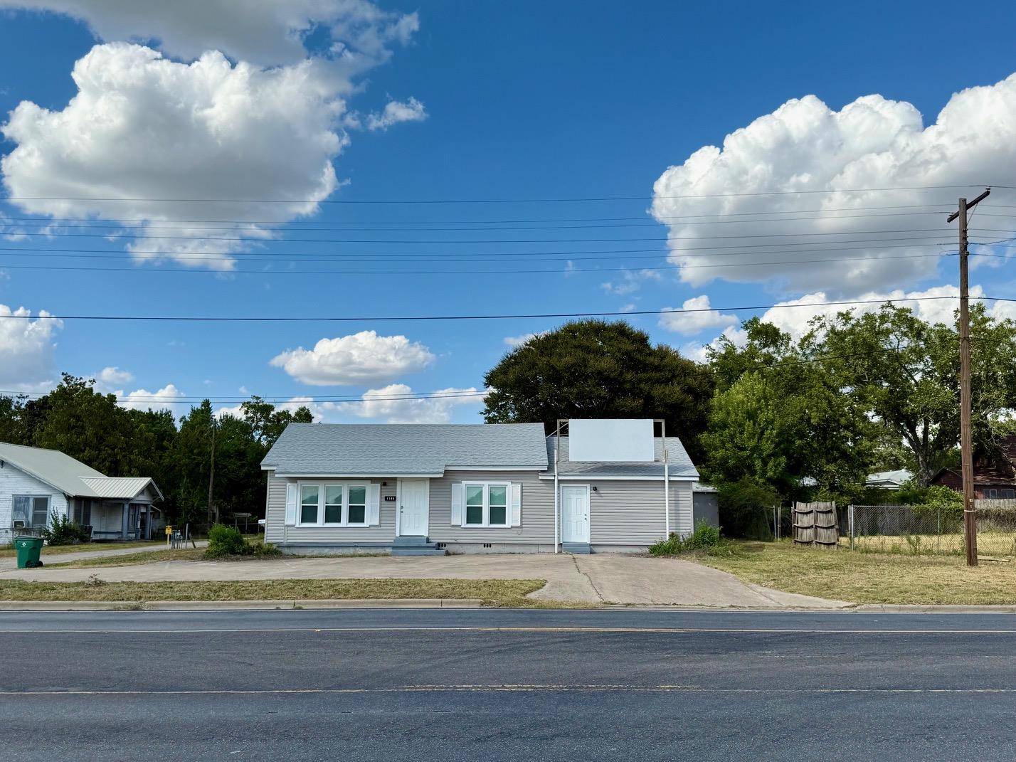 1506 W 4th ST