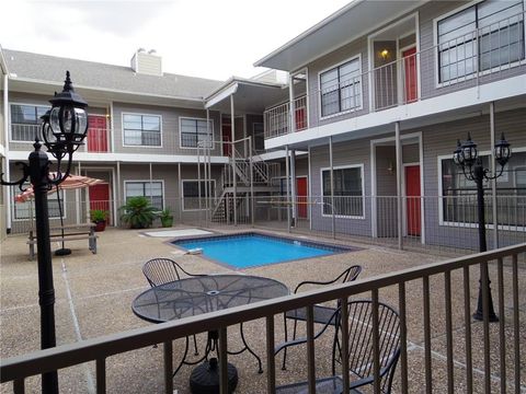 Photo of 915 W 23rd ST W #112, Austin, TX 78705 (MLS # 5982933)