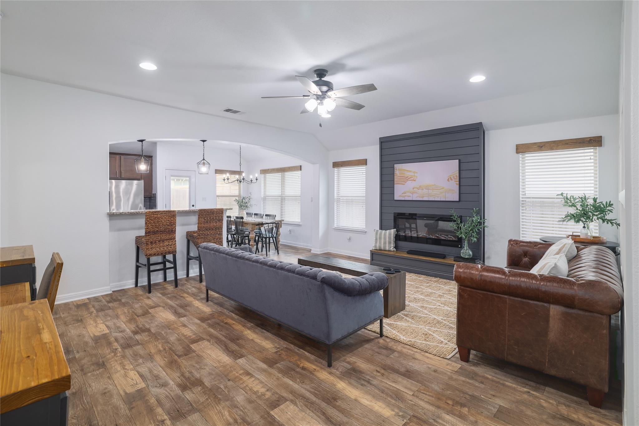 309 Callahan LN