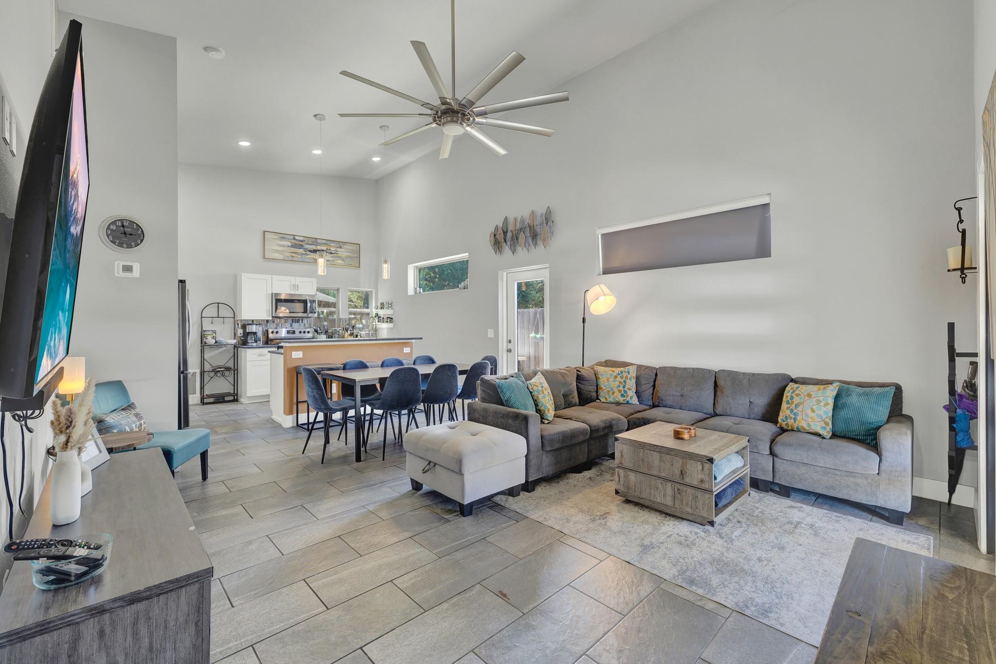 1630 Canyon Edge
