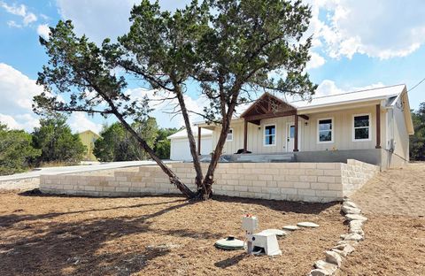 684 Appaloosa DR Fischer TX 78623