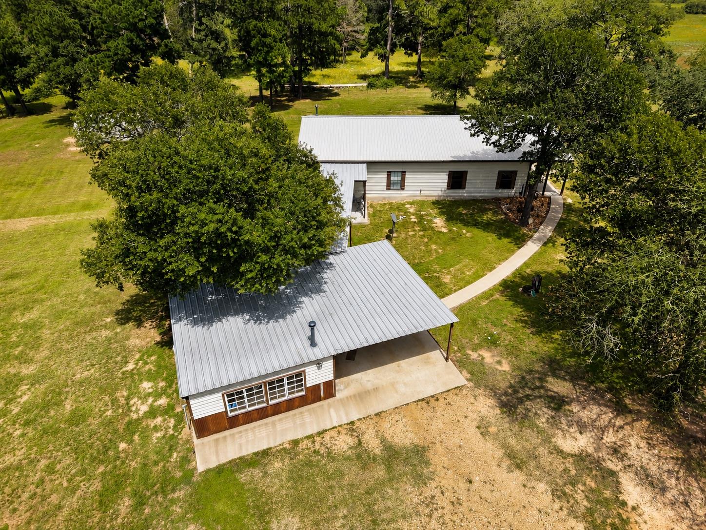 318 Grey Wolf LN