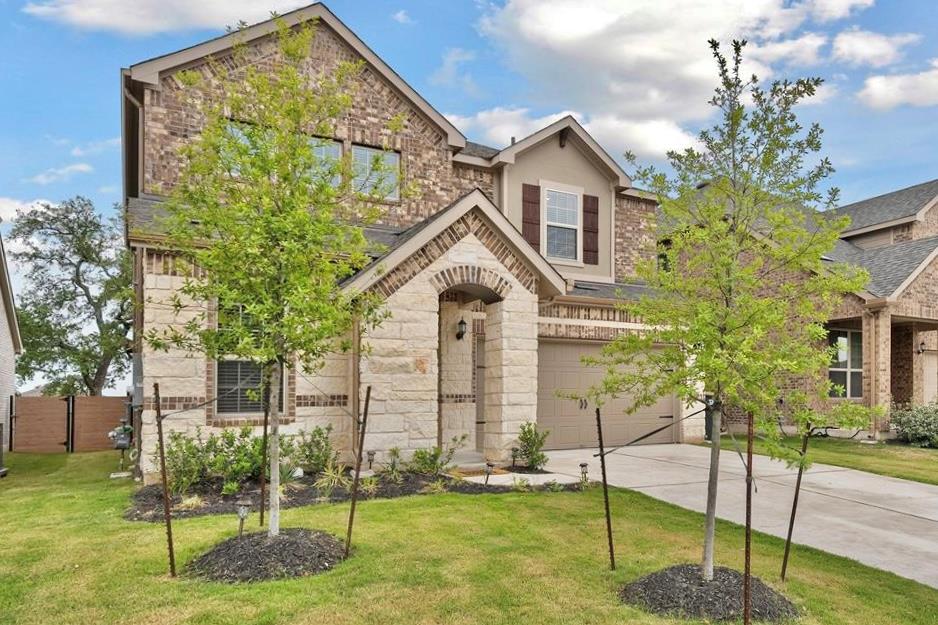 1305 Crescent LN