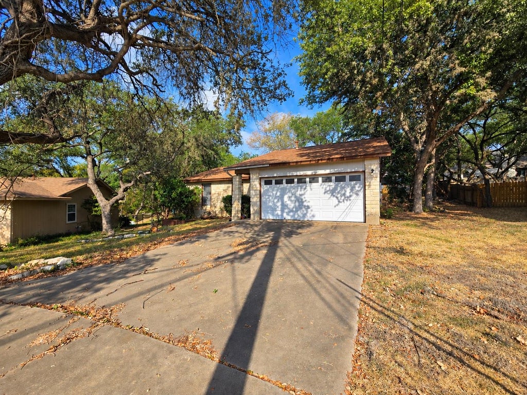 Photo of 2011 Castle Creek DR, San Marcos, TX 78666 (MLS # 6528152)