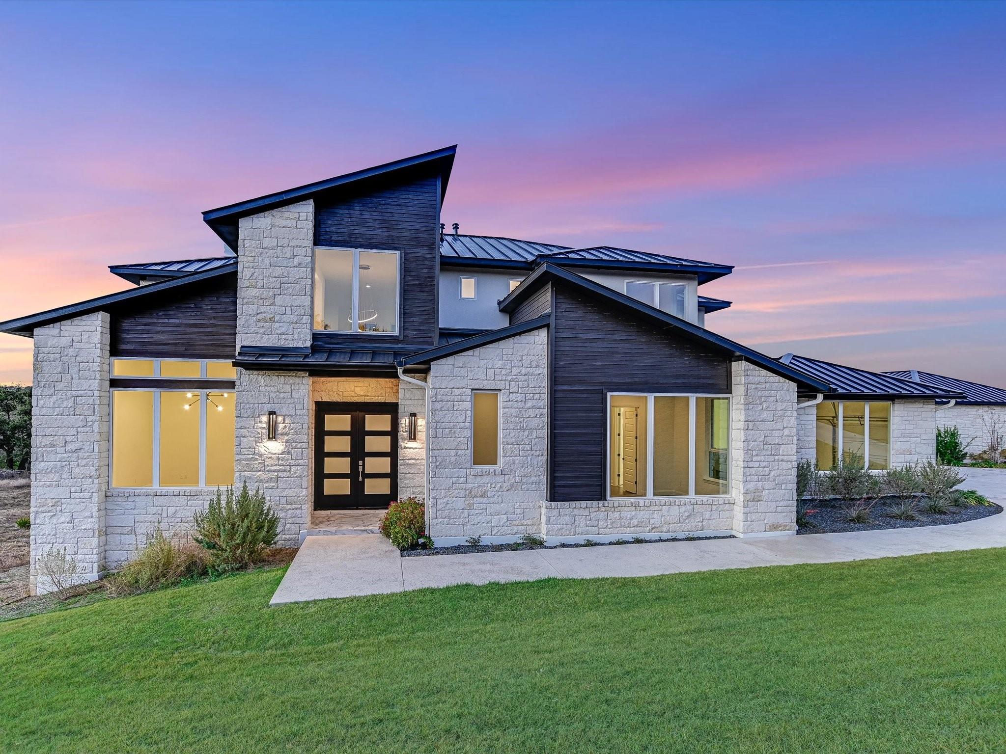 Austin, Texas 78738, United States, 5 Bedrooms Bedrooms, ,5 BathroomsBathrooms,Residential,Pending,11572