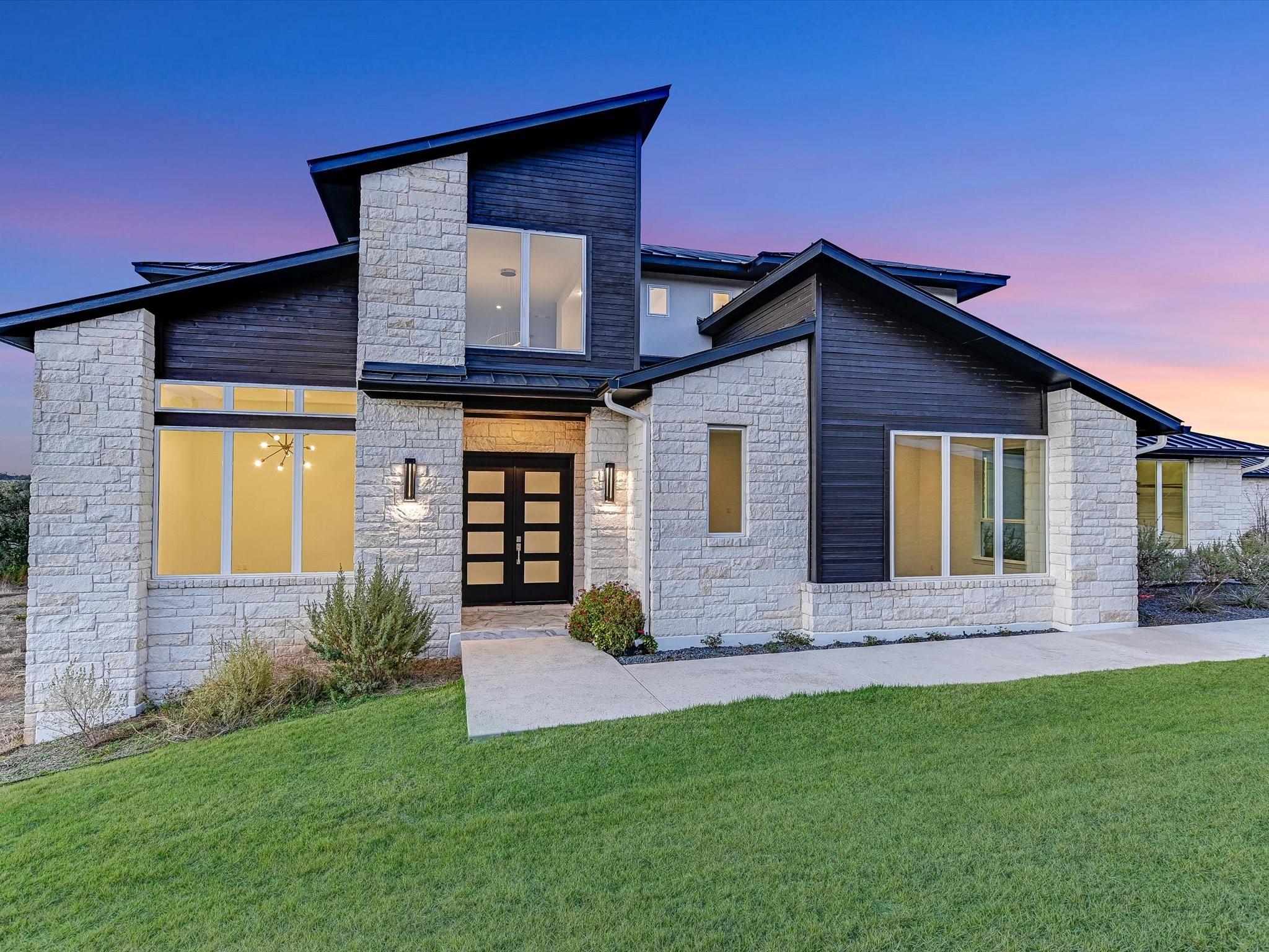 Austin, Texas 78738, United States, 5 Bedrooms Bedrooms, ,5 BathroomsBathrooms,Residential,Pending,11572