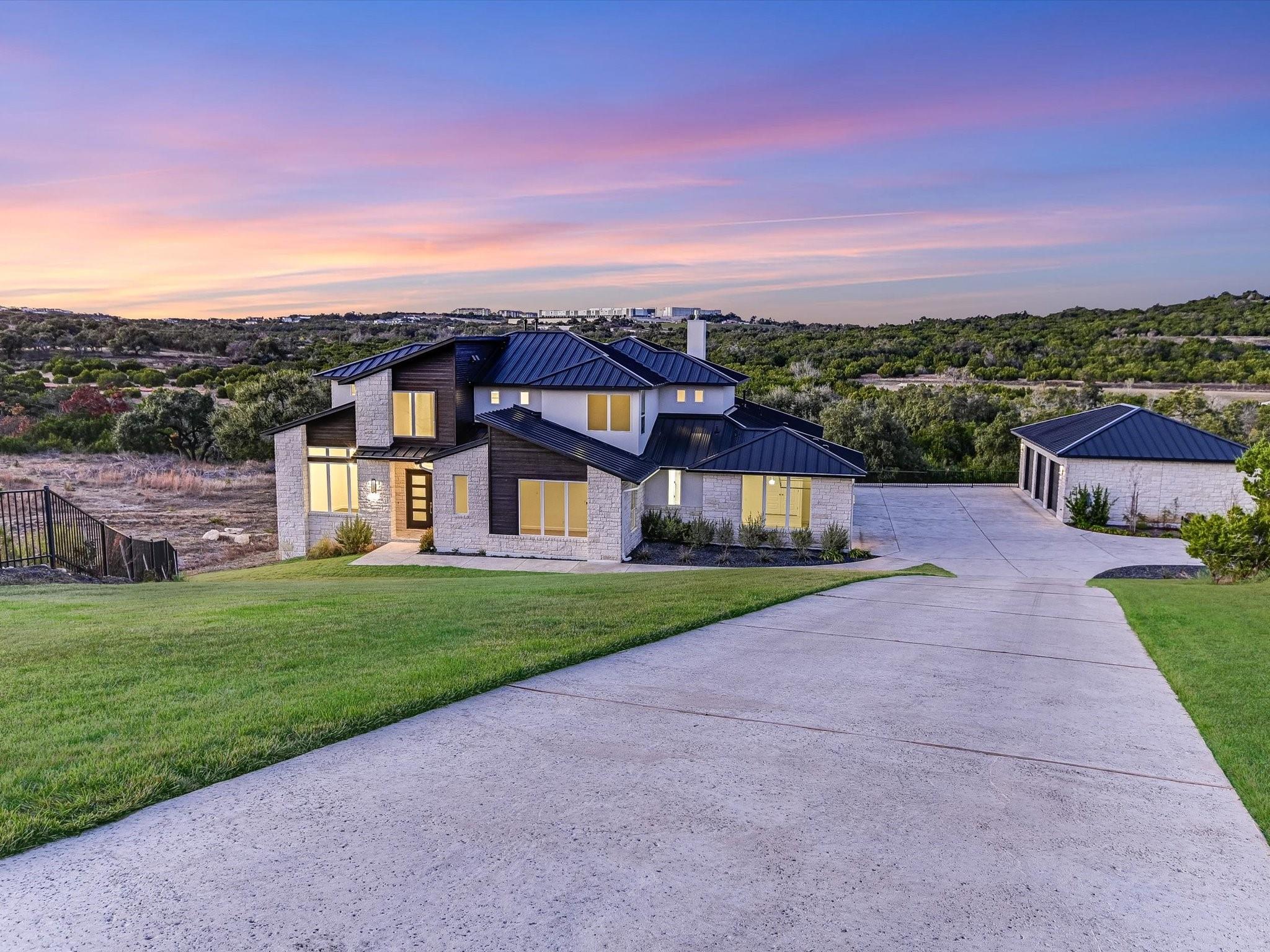 Austin, Texas 78738, United States, 5 Bedrooms Bedrooms, ,5 BathroomsBathrooms,Residential,Pending,11572