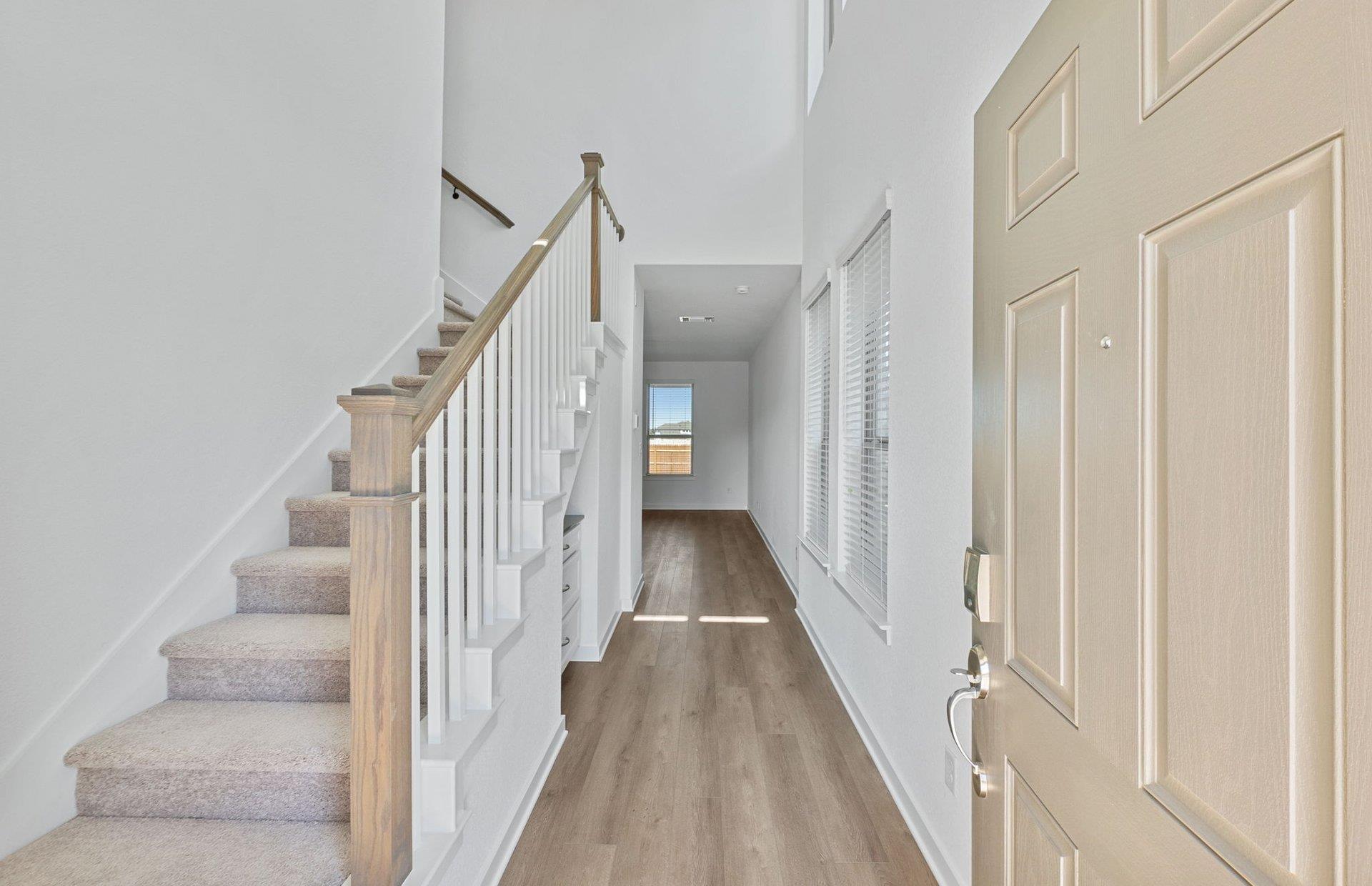 121 Ventura DR