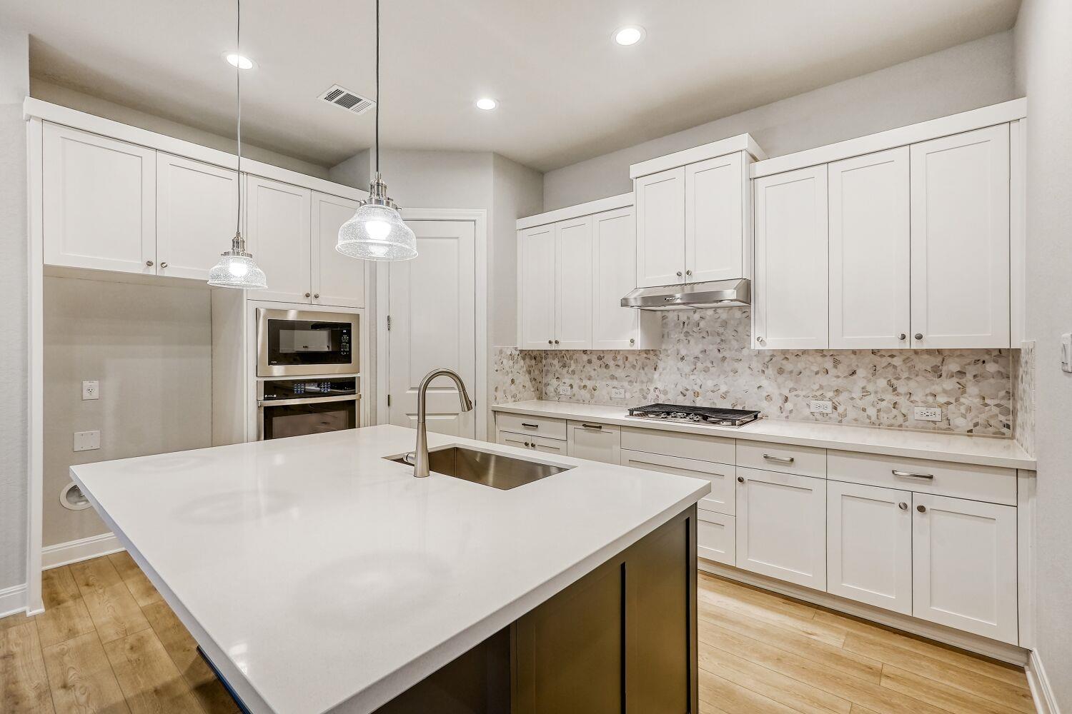 214 Prickly Poppy LOOP