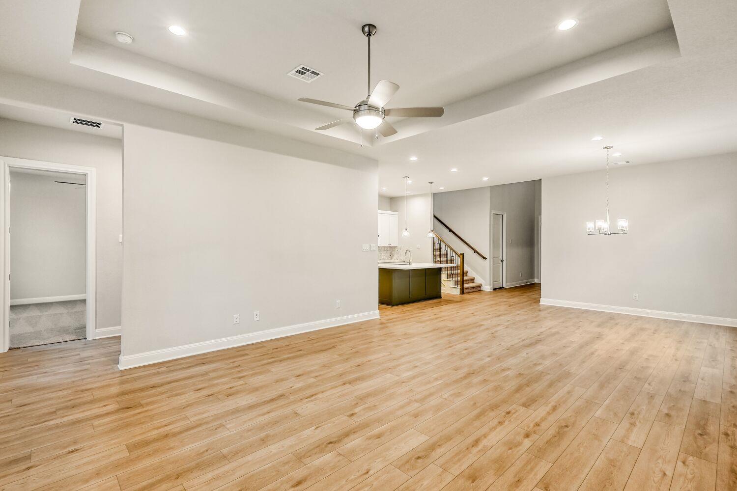 214 Prickly Poppy LOOP