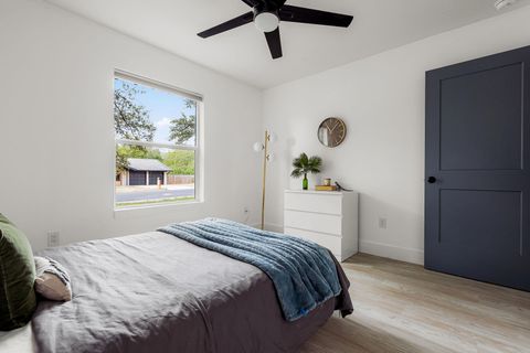 Tiny photo for 2006 Matthews LN, Austin, TX 78745 (MLS # 2373850)