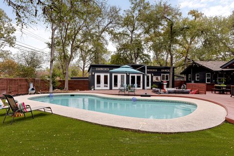 Tiny photo for 2006 Matthews LN, Austin, TX 78745 (MLS # 2373850)