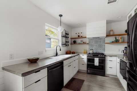 Tiny photo for 2006 Matthews LN, Austin, TX 78745 (MLS # 2373850)
