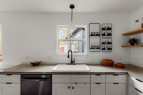 Tiny photo for 2006 Matthews LN, Austin, TX 78745 (MLS # 2373850)