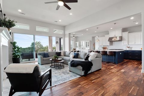 504 Loyal June Trail Leander TX 78641