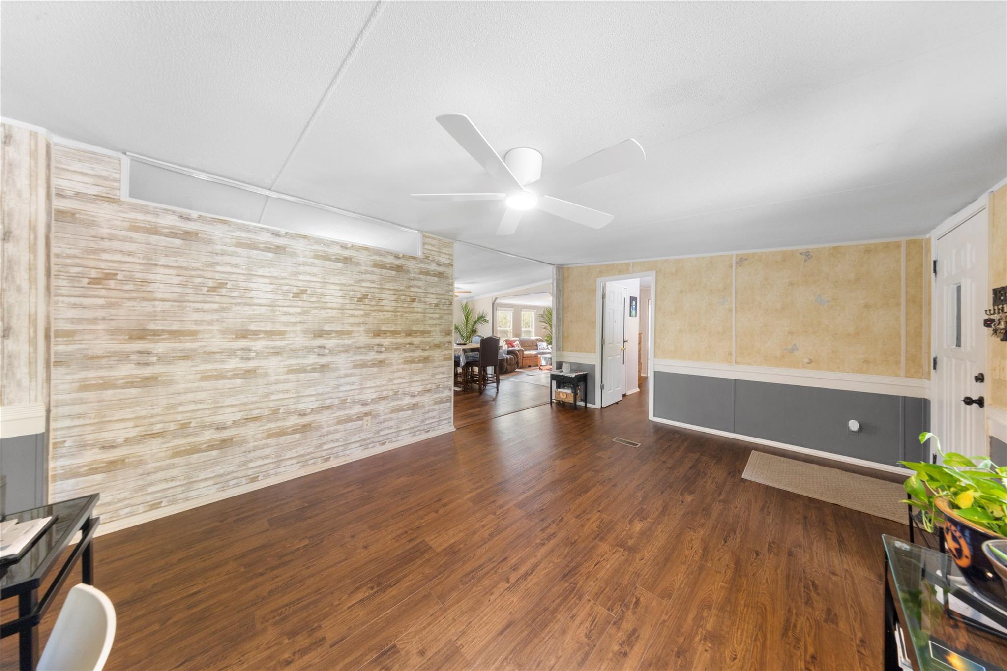 114 Dove LN
