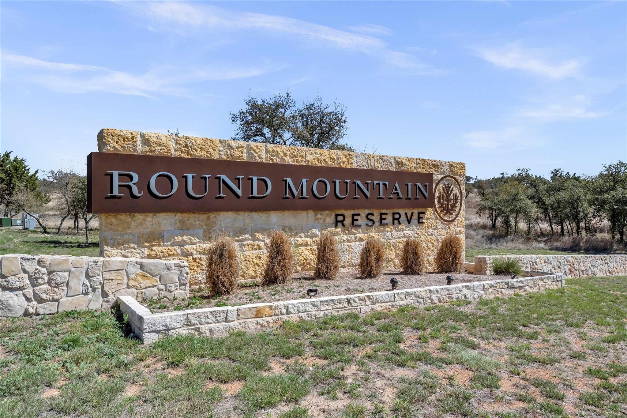 607 Round Mountain DR
