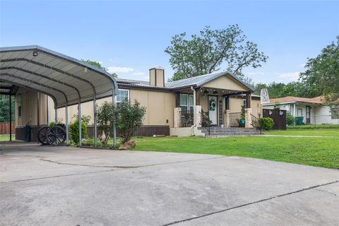857 E Guadalupe ST La Grange TX 78945