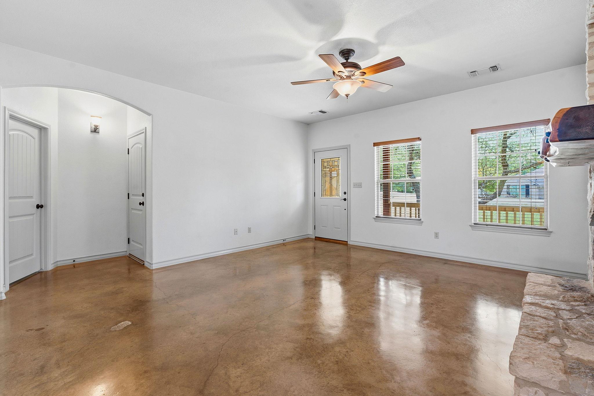 10215 Twin Lake LOOP