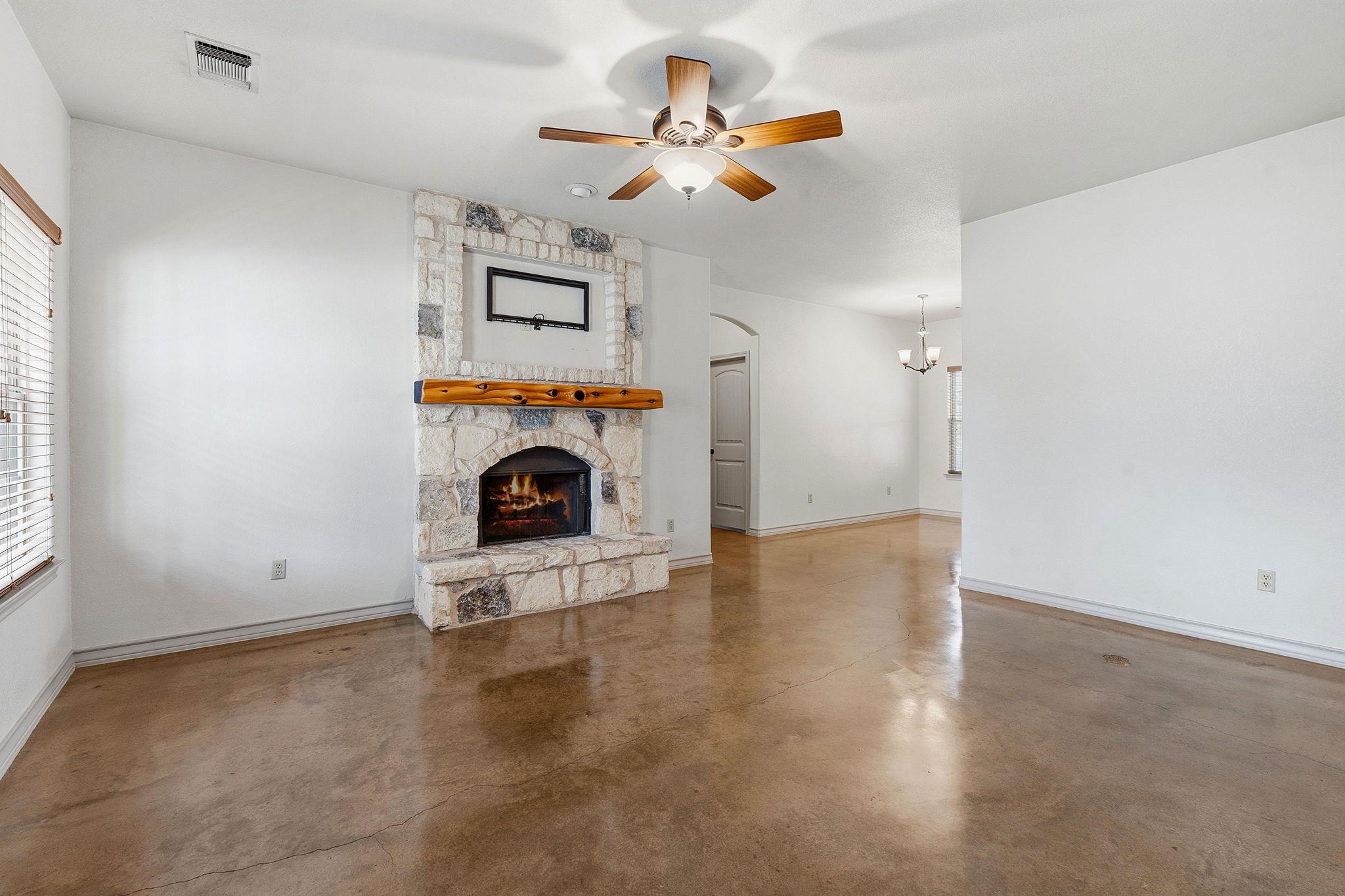 10215 Twin Lake LOOP